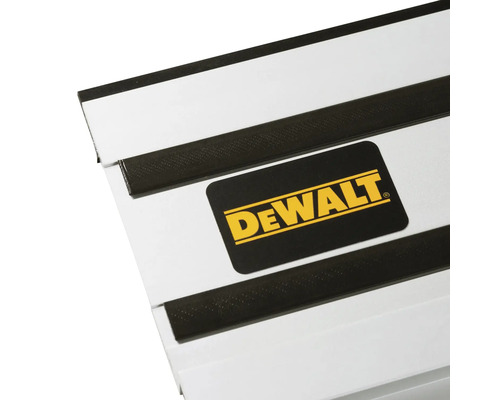 Detailansicht einer Führungsschiene mit DeWalt Logo und Gleitstreifen.