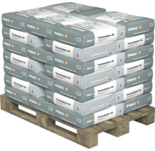 Palette mit 40 Kilogramm Sackware Precit Trockenbeton 30 für Betonarbeiten.