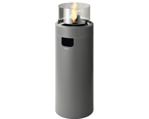 Enders Terrassenfeuer mit Glasscheibe und brennender Flamme für stimmungsvolle Beleuchtung im Außenbereich.