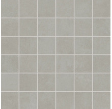 Quadratische Fliesenmatte mit kleinen Fliesen in Betonoptik für Wand und Boden.