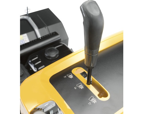 Schalthebel einer Schneefräse mit verschiedenen Neigungswinkeln