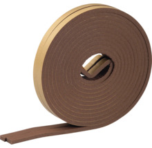 Eine Rolle selbstklebendes Dichtungsband aus Schaumstoff zur Abdichtung von Fenstern und Türen.