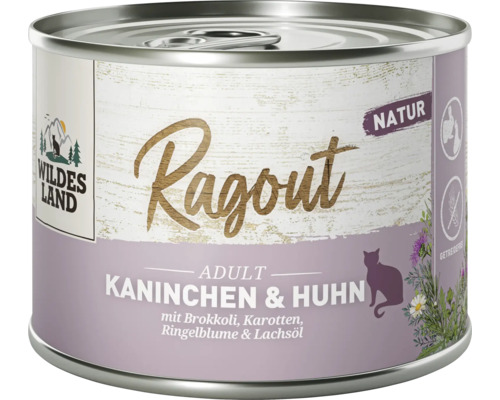 Eine Dose Wildes Land Adult Katzenfutter Ragout mit Kaninchen und Huhn, angereichert mit Brokkoli, Karotten, Ringelblume und Lachsoel.