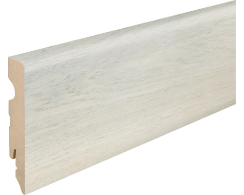 Sockelleiste mit Holzoptik Oberfläche als Wandabschluss für Innenräume
