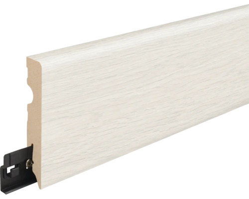 Sockelleiste mit Holzoptik Oberfläche und integriertem Befestigungsclip aus Kunststoff für die Wandmontage