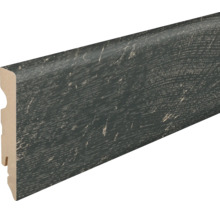 Fußleiste aus Holzwerkstoff mit rustikaler Holzoptik für Bodenabschlüsse