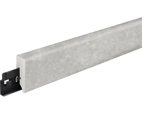 Sockelleiste in Betonoptik mit integriertem Montageclip aus Kunststoff
