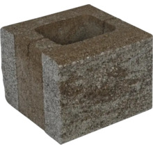 Ein einzelner Pflanzstein aus Beton mit rauer Oberflächenstruktur.