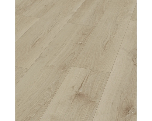 Laminatboden in Eichenoptik mit strukturierter Holzmaserung und Astlöchern in Landhausdielenoptik