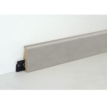 Sockelleiste aus Holz mit Clipbefestigung an der Wand