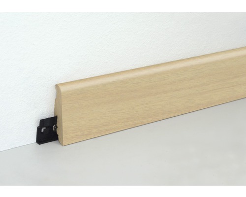 Sockelleiste aus Holz mit Montageclip zur Wandbefestigung.