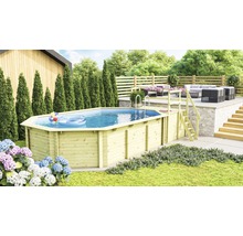 Aufbaubecken aus Holz mit Leiter und Badeinsel im Garten