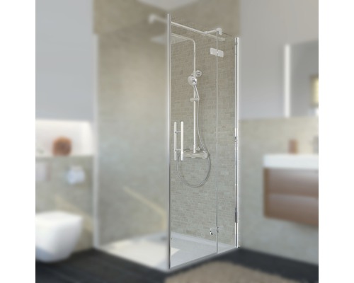 Drehtür für Seitenwand Breuer Express Q72 Avanta 900x2000 mm Anschlag rechts Echtglas Klar hell chromoptik mit schmutzabweisender Glasbeschichtung Eckdusche mit klarem Glas in einem hellen Badezimmer.