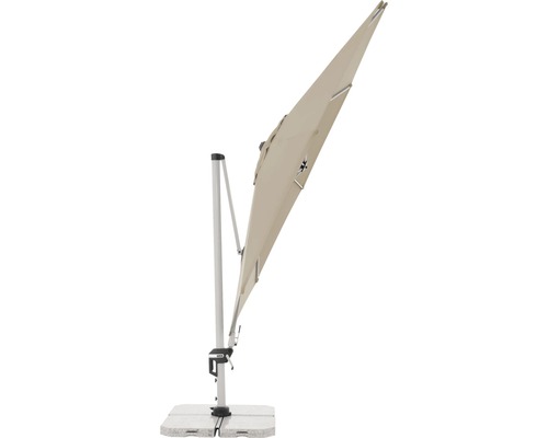 Freiarmschirm mit Betonsockel für den Garten