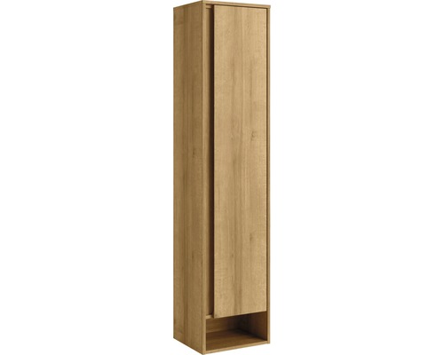 Holzfarbener Hochschrank mit Schiebetür und einem offenen Fach.