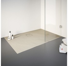 Ebenerdige Dusche mit Duschwanne, Duschabtrennung aus Glas und Ablauf