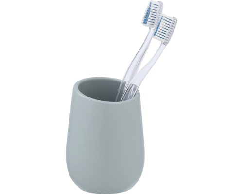 Zahnbürsten in einem Zahnputzbecher