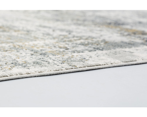 Detailansicht eines Teppichs mit abstraktem Muster