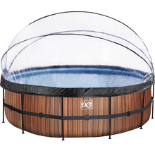 Runder Pool mit Holzverkleidung und transparenter Abdeckung