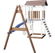 Holzspielplatz mit Schaukeln, Rutsche und Spielturm