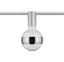 Dekorative Pendelleuchte mit einem runden Lampenschirm aus Glas und einem silberfarbenen Aufsatz.