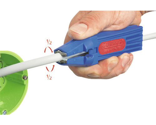 Abisolierwerkzeug im Einsatz zum Abisolieren eines Kabels