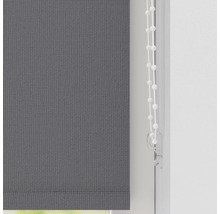 Graues Rollo mit Bedienkette zur Fensterdekoration