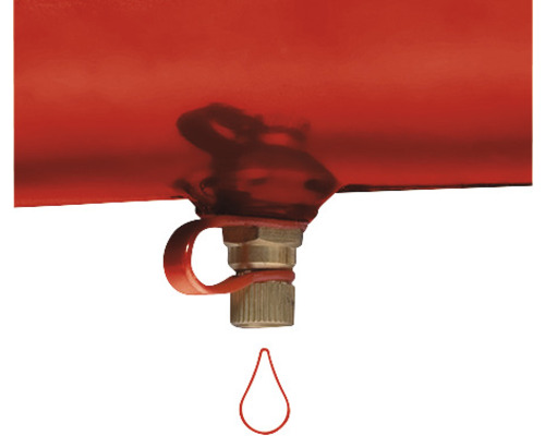 Detailaufnahme eines Wasserablassventils an einem Druckluftbehälter mit abtropfendem Kondenswasser