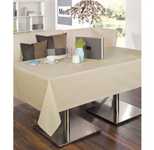 Tisch mit Tischdecke und Dekoration für eine elegante Atmosphäre