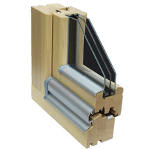 Querschnitt eines Holzfensters mit Dreifachverglasung