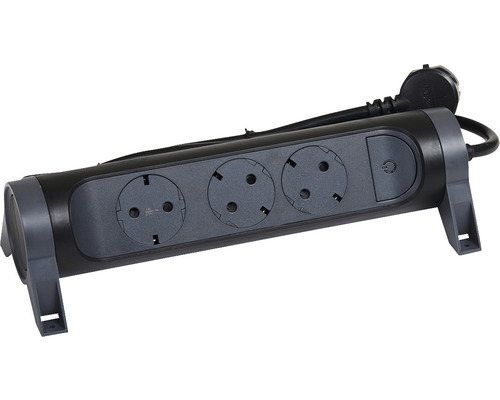 Steckdosenleiste mit drei Steckdosen und Netzkabel