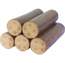Stapel aus Briketts aus Biomasse