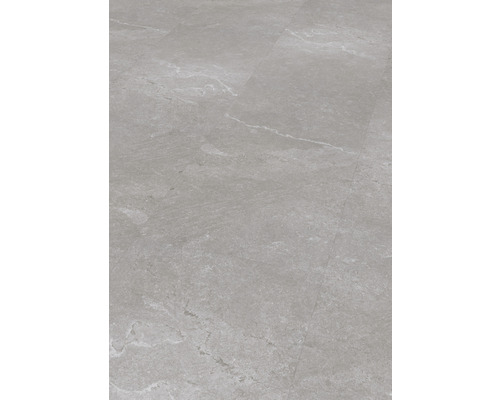 Fliesen mit Steinoptik verlegt