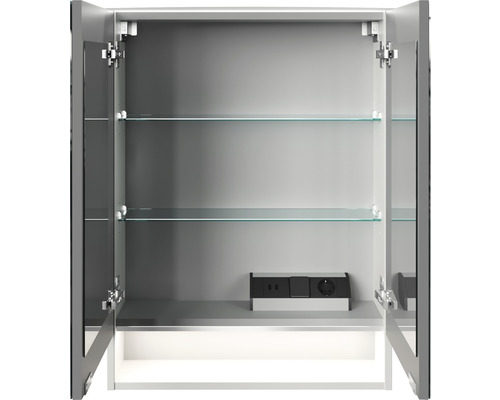 Offener Spiegelschrank mit Glasablagen und Steckdosenelement