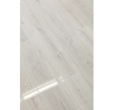Verlegter Laminatboden mit Holzstruktur