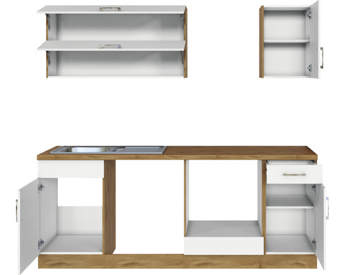 Küchenzeile mit Spüle und Hängeschränken