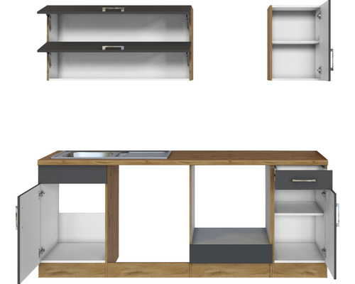 Küchenzeile mit Spüle, Unterschränken und Hängeschränken