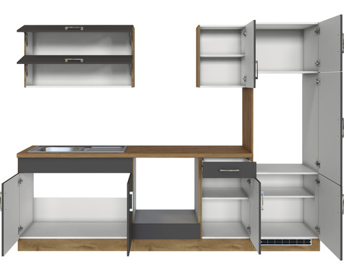 Küchenzeile mit Spüle, Schubladen und Schränken mit offenen Türen