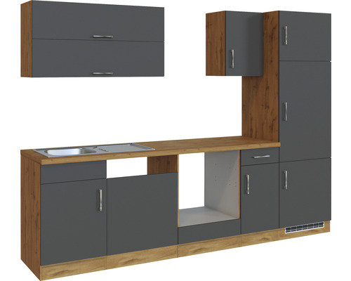 Küchenzeile mit Spüle und Ober- und Unterschränken