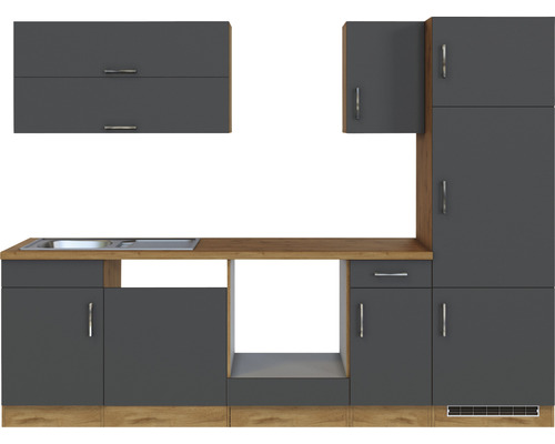 Küchenzeile mit Spüle, Hängeschränken und Unterschränken