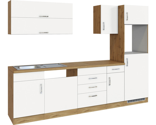 Küchenzeile mit Spüle, Unterschränken und Hängeschränken in Holzoptik und Weiß