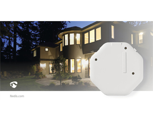 Haus mit Sicherheitskamera im Außenbereich