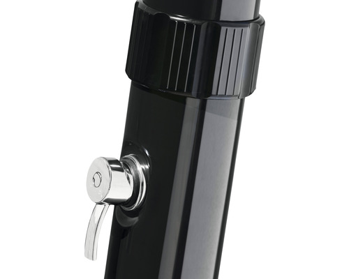 Detailansicht einer Duschsäule mit Griff zur Einstellung