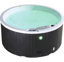 Runder Whirlpool mit Wasser und Steuerungselementen