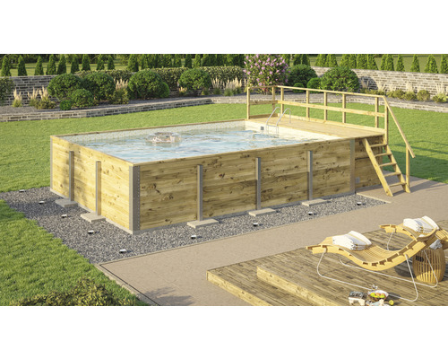 Aufstellpool aus Holz mit Leiter und Holzdeck im Garten