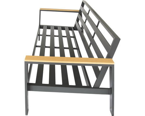 Gartenbank mit Holzarmlehnen und Metallrahmen