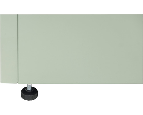 Detailansicht eines Schrankes mit verstellbarem Fuß