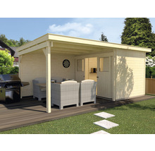 Holzgartenhaus mit Terrasse, Grill und Sitzgruppe im Garten