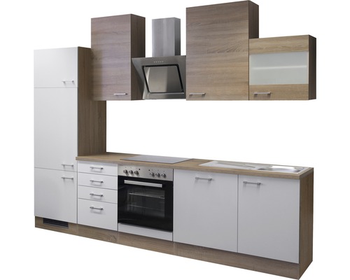 Küchenzeile mit Hängeschränken, Spüle, Herd und Dunstabzugshaube