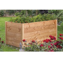 Hochbeet aus Holz mit Bepflanzung im Garten